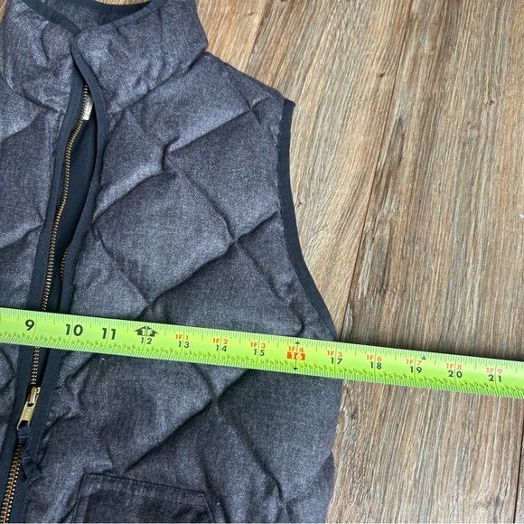 J. CREW Quilted Down Puffer Vest Women's XS Gray Full Zip Pockets Lined - Picture 5 of 7